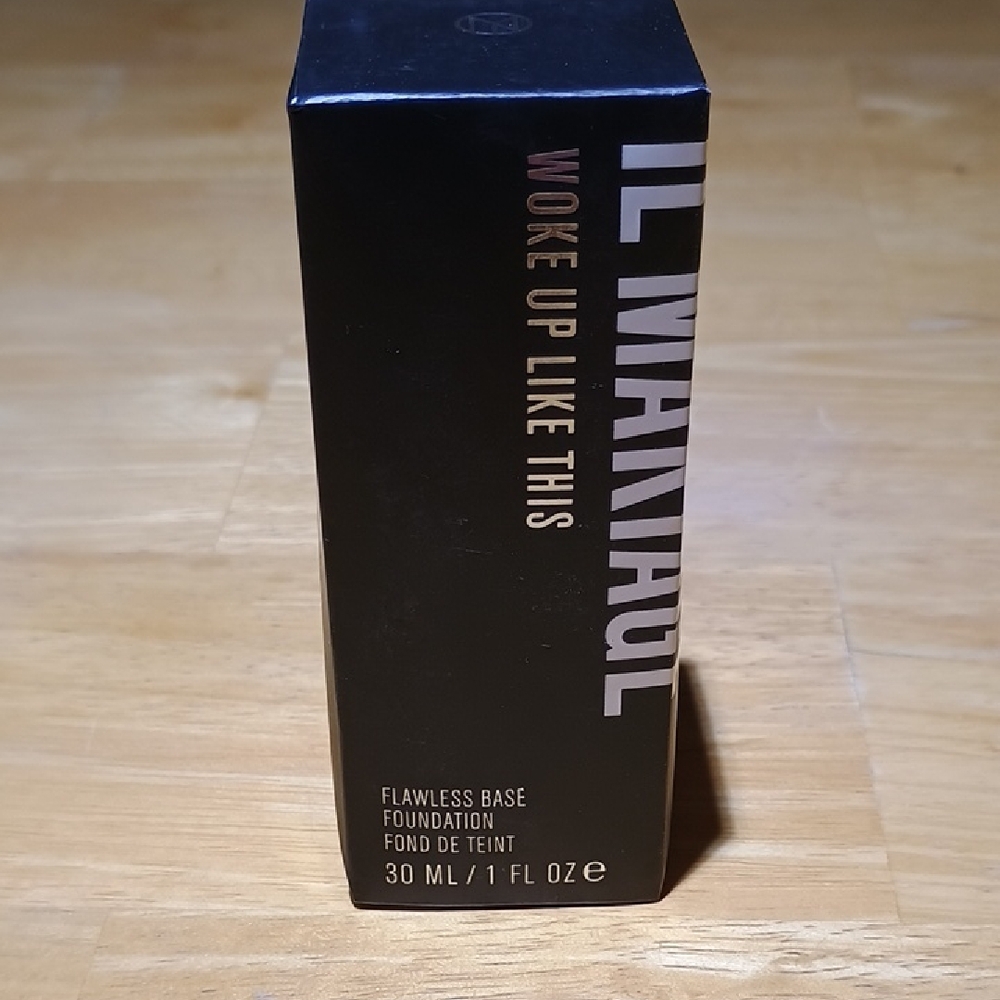 IL MAKIAGE Woke Up Like This Foundation